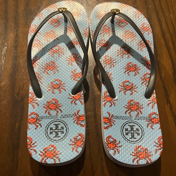Tory Burch Logo Medallion Navy Blue Crabs Rubber Flip Flops Thin Strap Size 9 - Picture 1 of 4